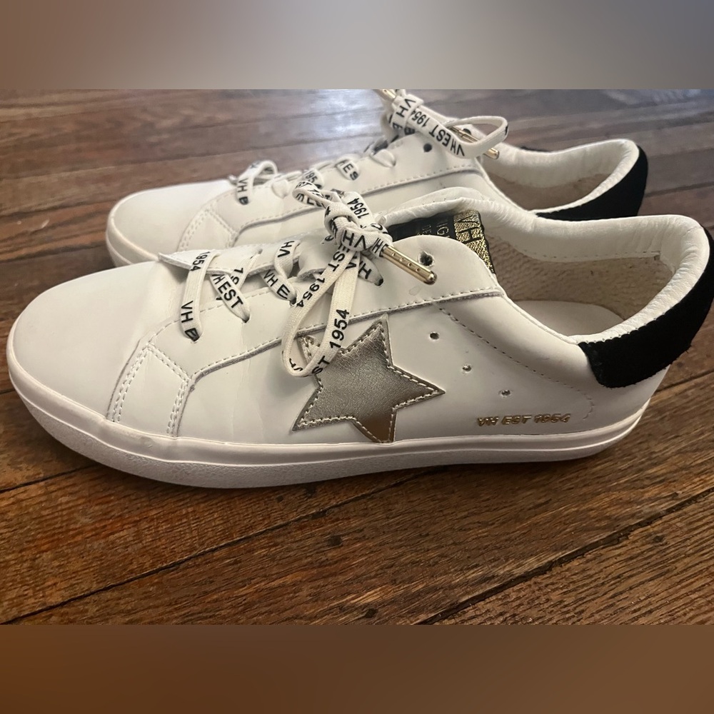 Vintage Havana Star Sneaker White Gold Black Heel Sz 6.5 NWOT
